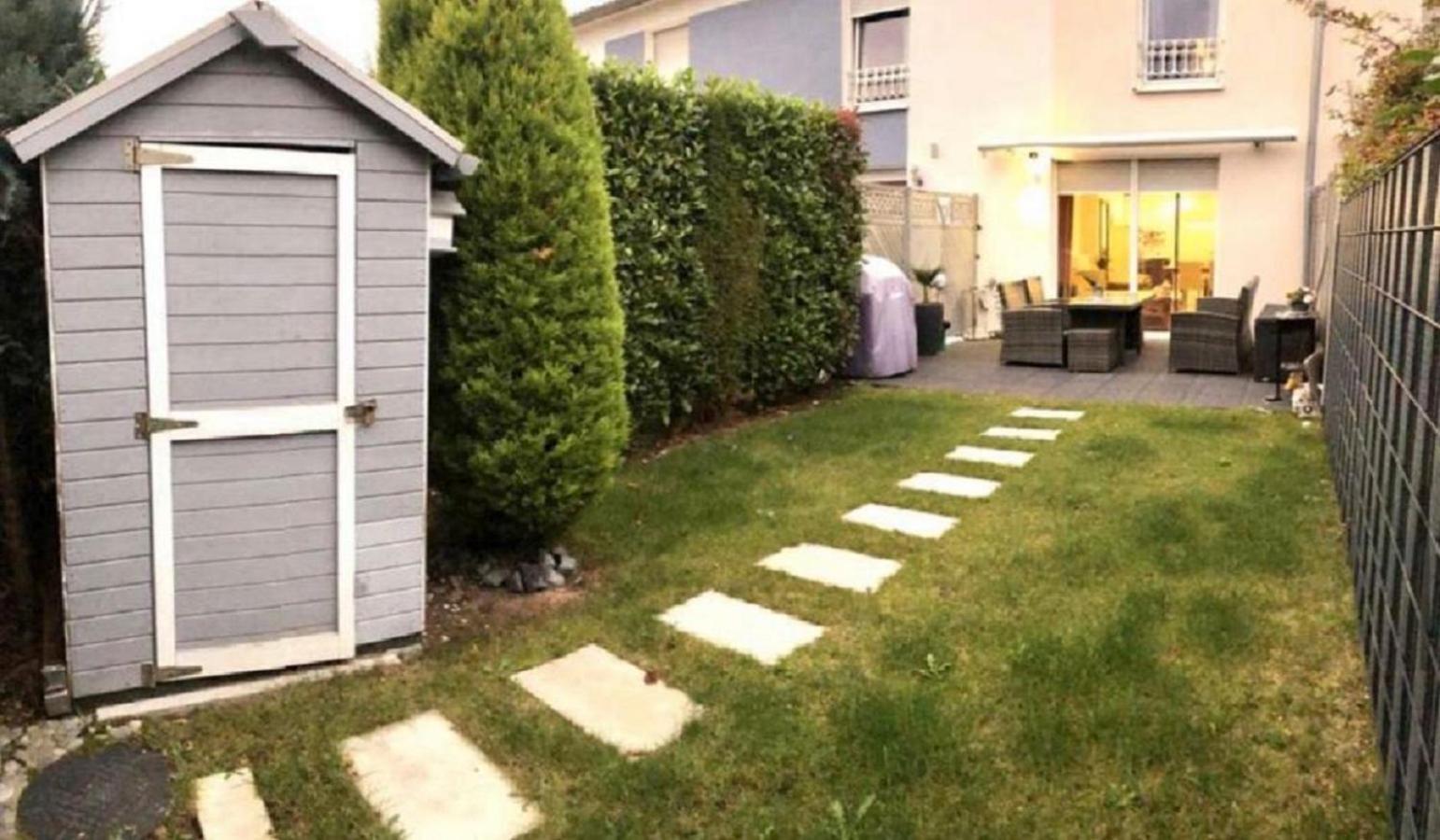 Geraeumiges Ferienhaus In Koblenz コブレンツ エクステリア 写真