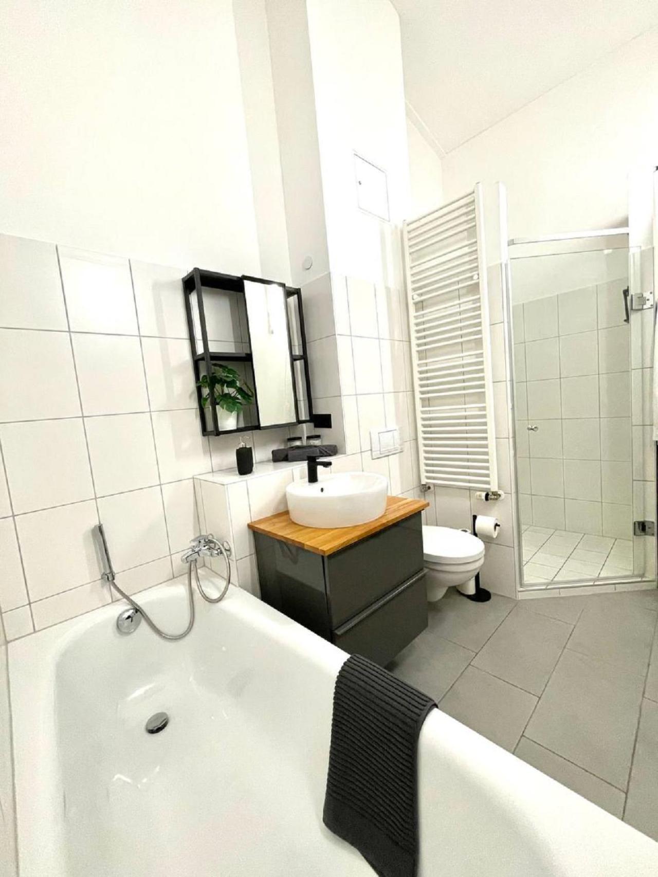 Geraeumiges Ferienhaus In Koblenz コブレンツ エクステリア 写真