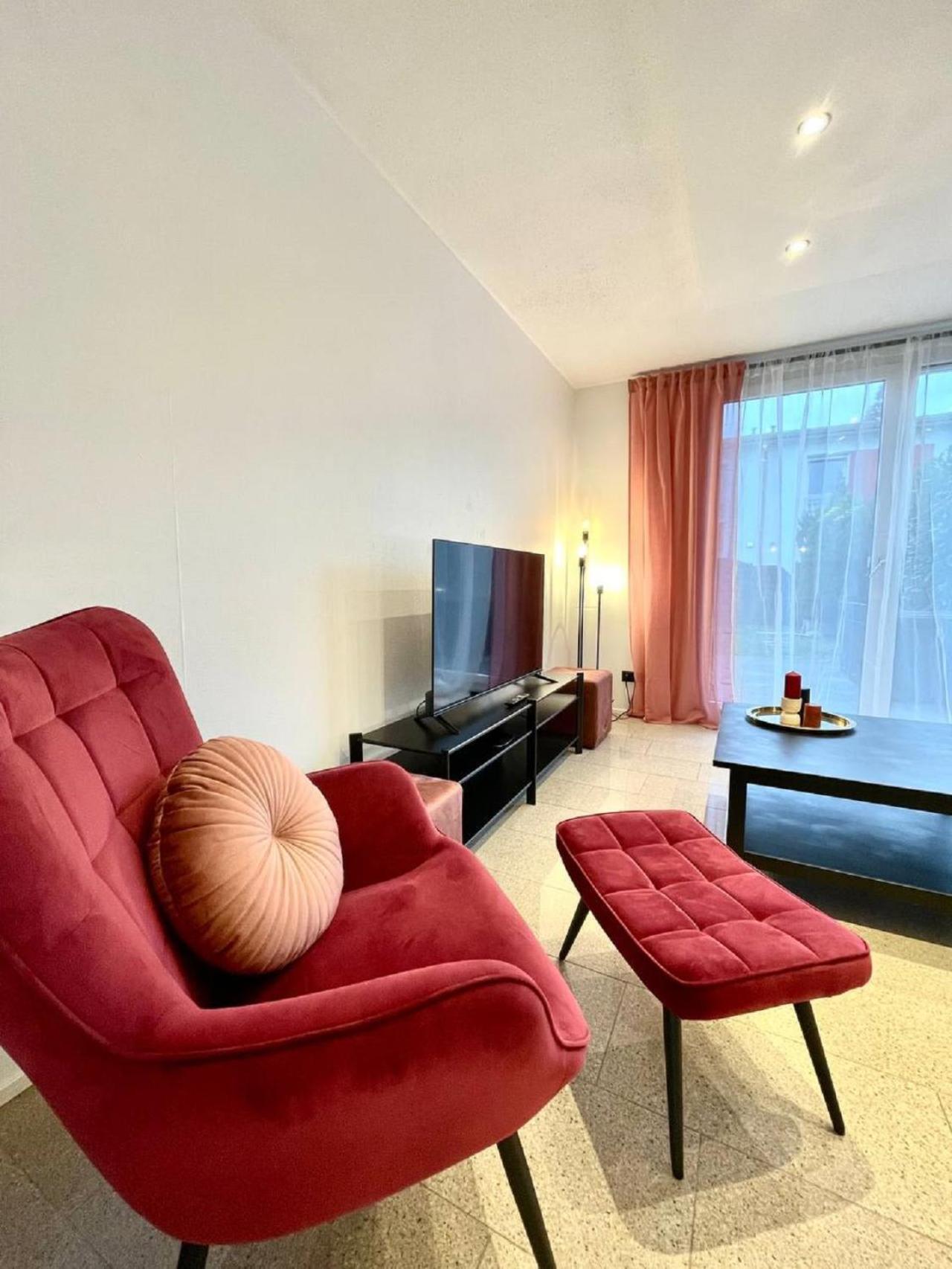 Geraeumiges Ferienhaus In Koblenz コブレンツ エクステリア 写真