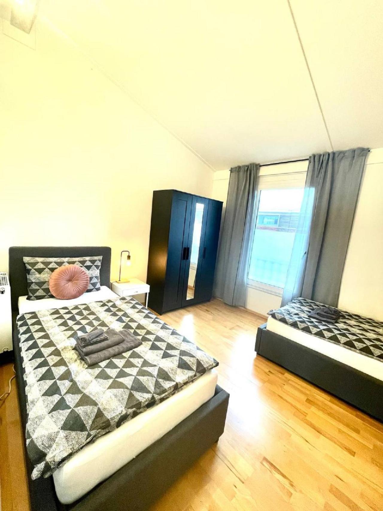 Geraeumiges Ferienhaus In Koblenz コブレンツ エクステリア 写真