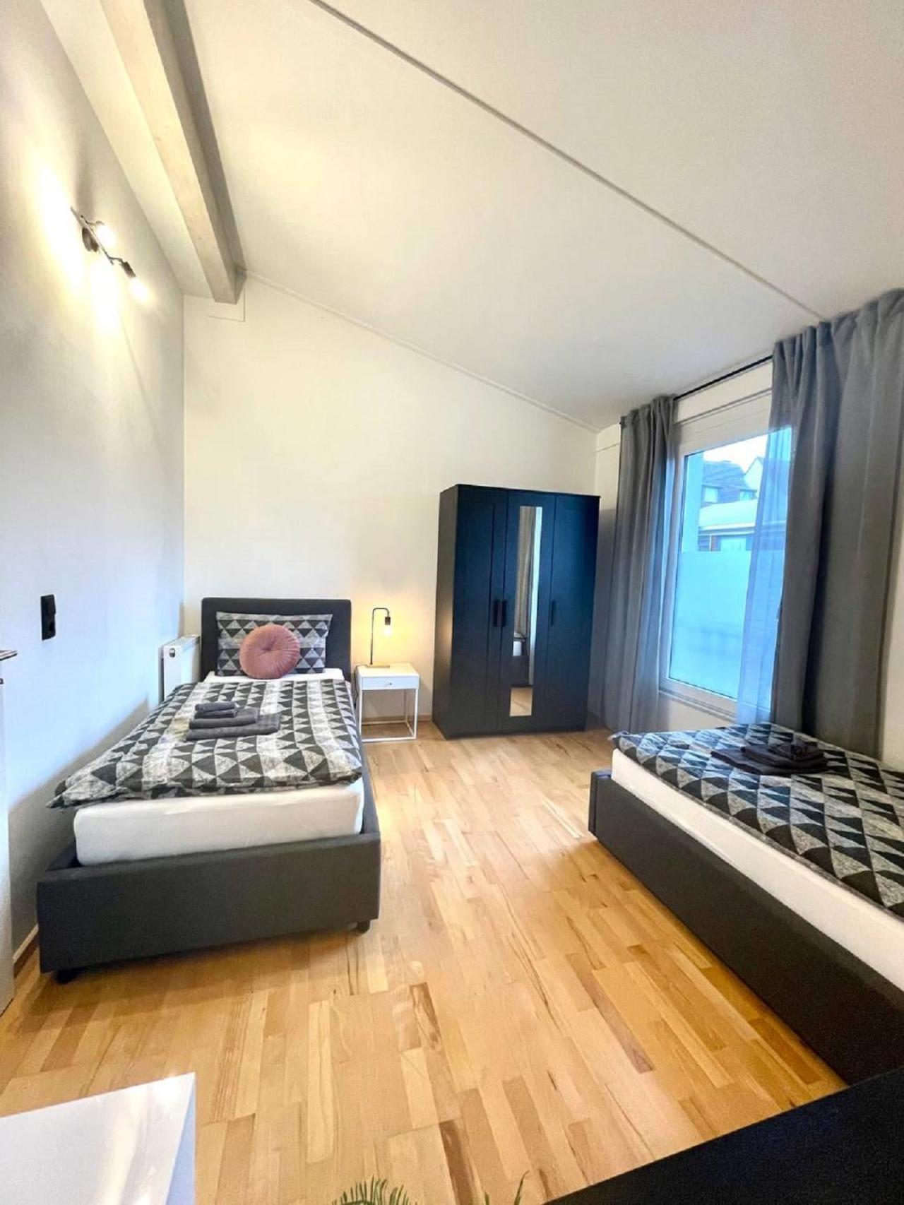 Geraeumiges Ferienhaus In Koblenz コブレンツ エクステリア 写真