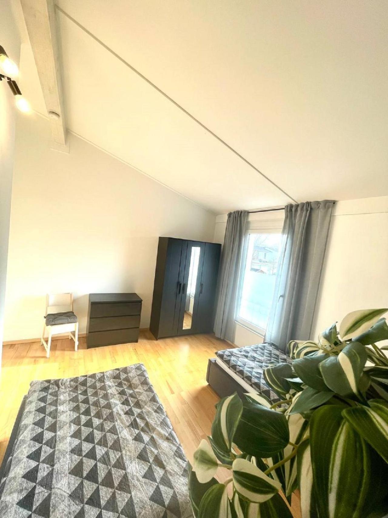 Geraeumiges Ferienhaus In Koblenz コブレンツ エクステリア 写真