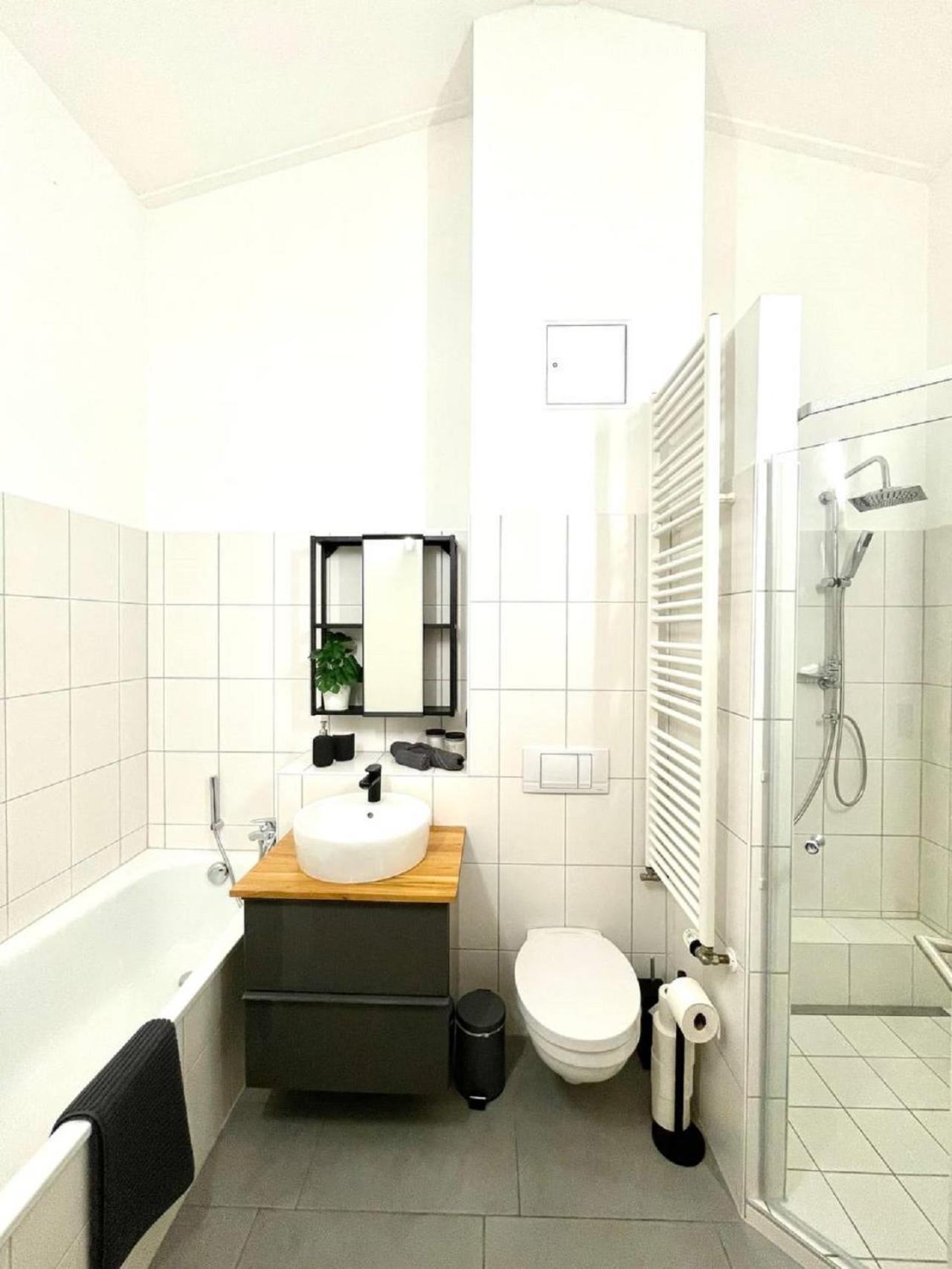 Geraeumiges Ferienhaus In Koblenz コブレンツ エクステリア 写真