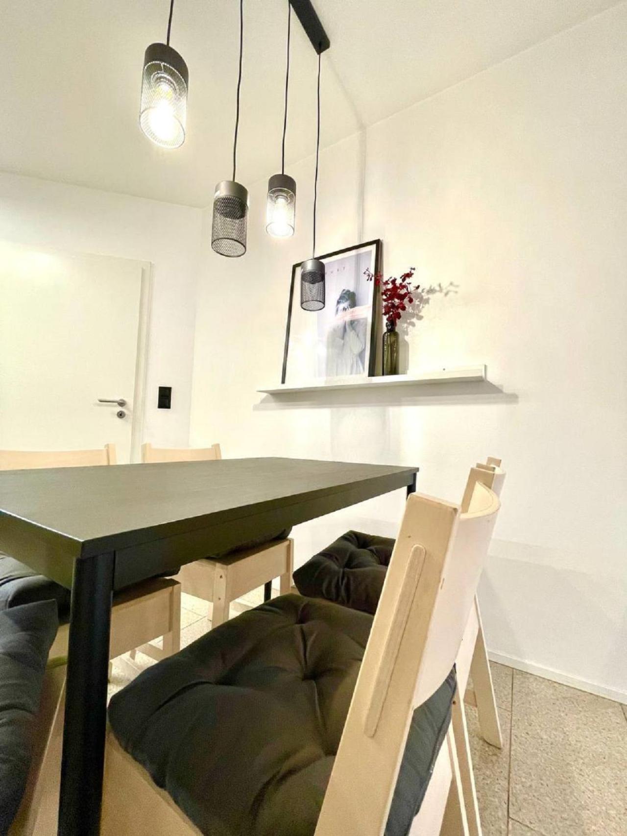 Geraeumiges Ferienhaus In Koblenz コブレンツ エクステリア 写真