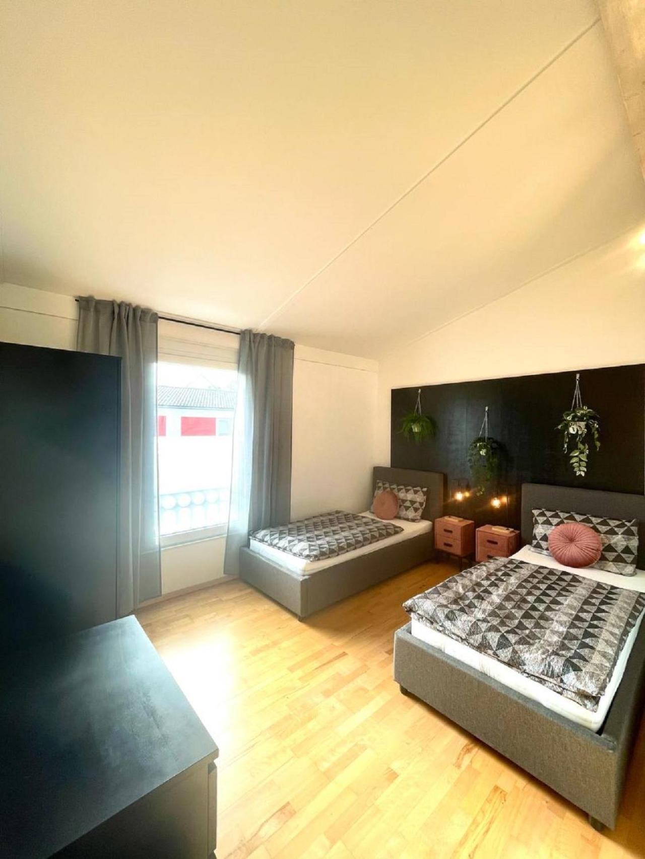 Geraeumiges Ferienhaus In Koblenz コブレンツ エクステリア 写真